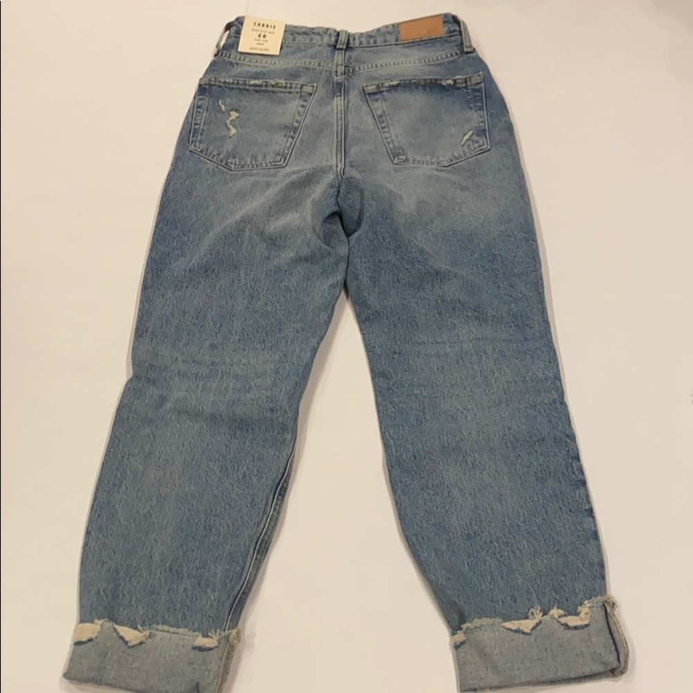 RIVER ISLAND High Rise Ripped Knee Mom Jeans - Picture 4 of 7